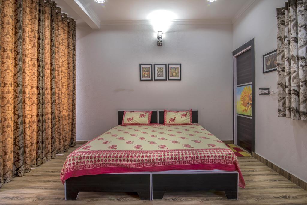 Tuk Tuk Homestay Агра Екстериор снимка