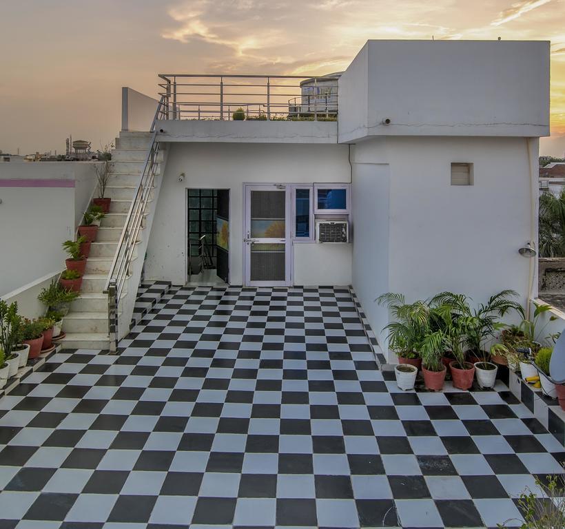 Tuk Tuk Homestay Агра Екстериор снимка