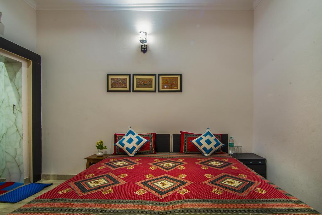 Tuk Tuk Homestay Агра Екстериор снимка
