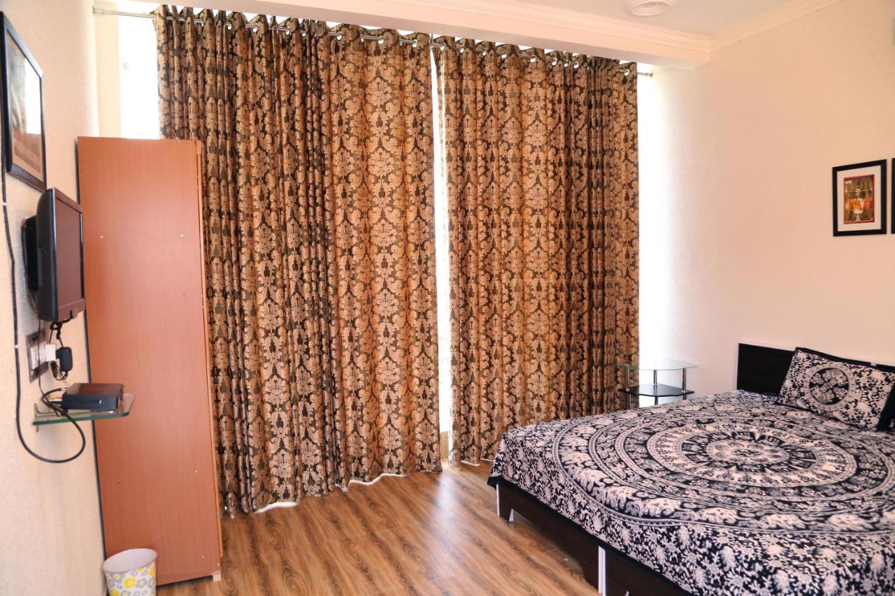 Tuk Tuk Homestay Агра Екстериор снимка