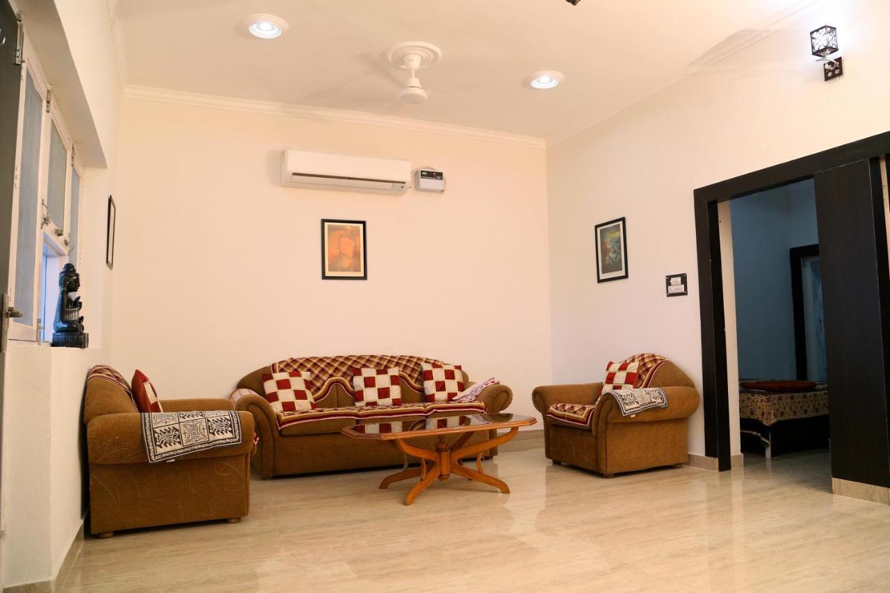 Tuk Tuk Homestay Агра Екстериор снимка